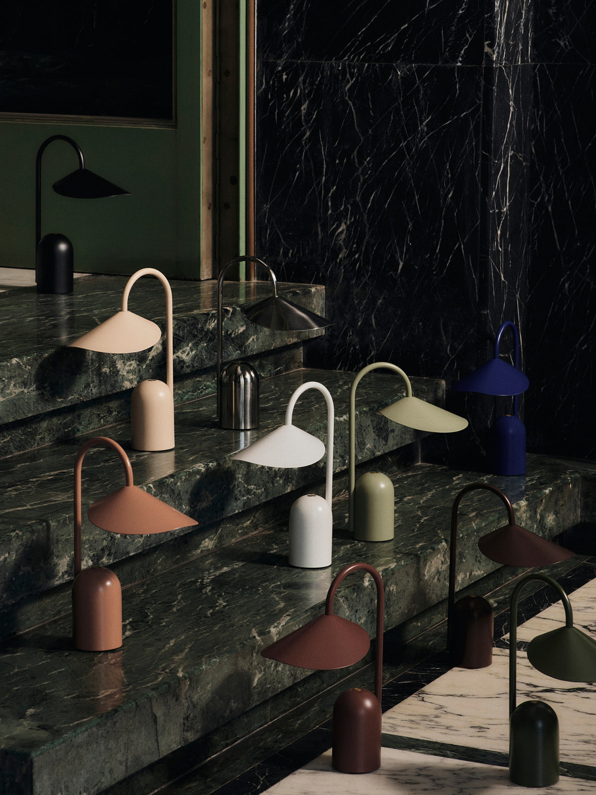 Arum portable Tischleuchte in Siena präsentiert im Onlineshop von KAQTU Design AG. Tischleuchte ist von Ferm Living