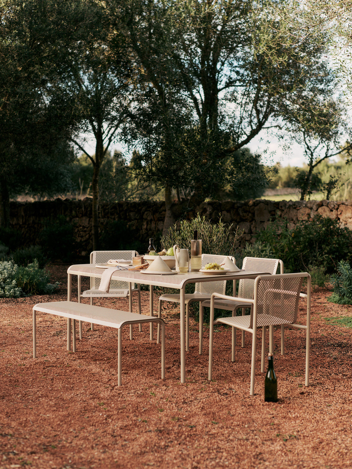 Dapple Bank in Kaschmir präsentiert im Onlineshop von KAQTU Design AG. Gartenbank ist von Ferm Living