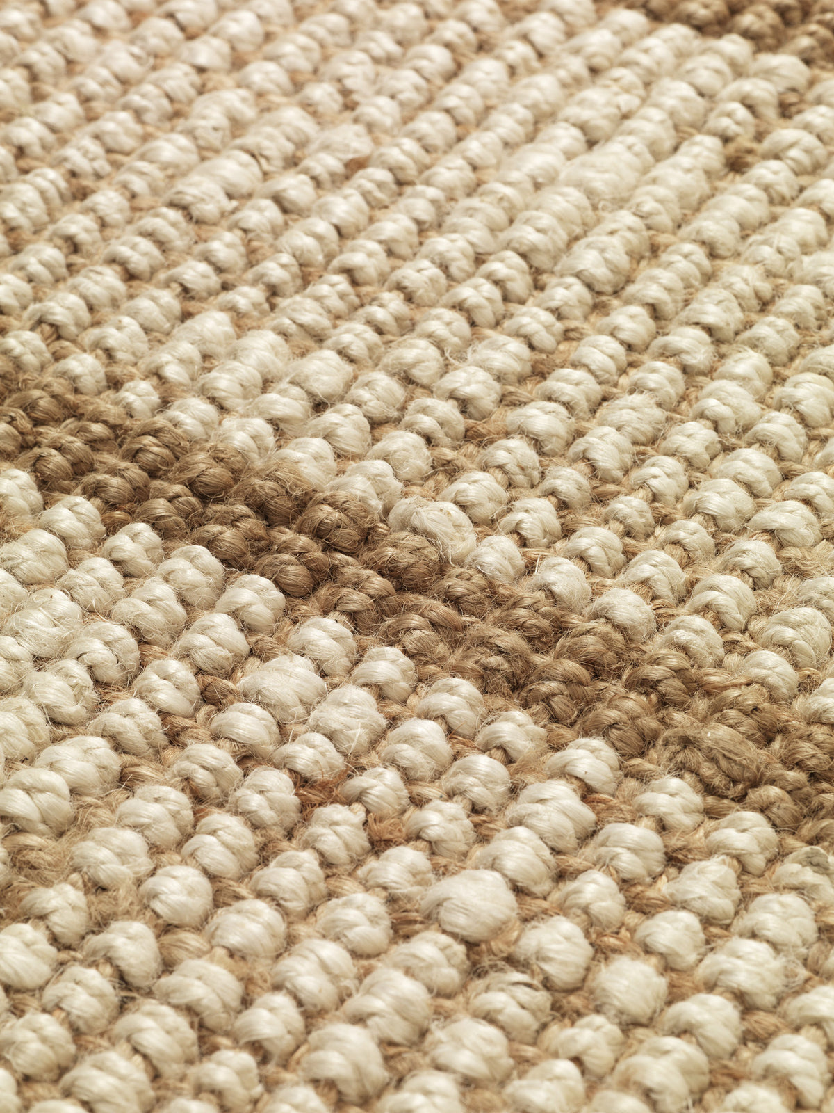 Athen Stripes Teppich 200 x 300 in Natürlich/Cremeweiss präsentiert im Onlineshop von KAQTU Design AG. Teppich ist von Ferm Living