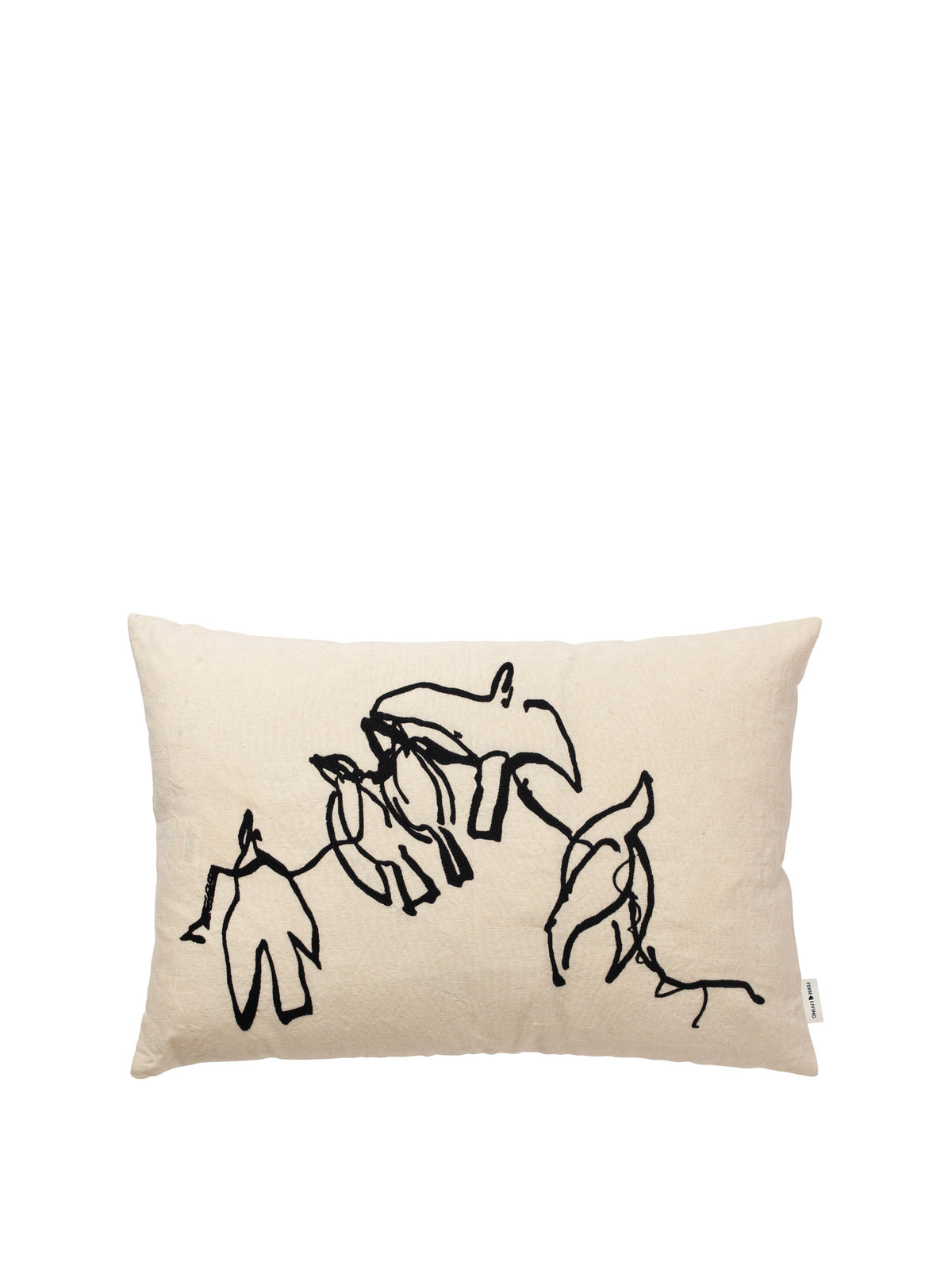 Vuelo Kissen in Natürlich präsentiert im Onlineshop von KAQTU Design AG. Deko Kissen ist von Ferm Living