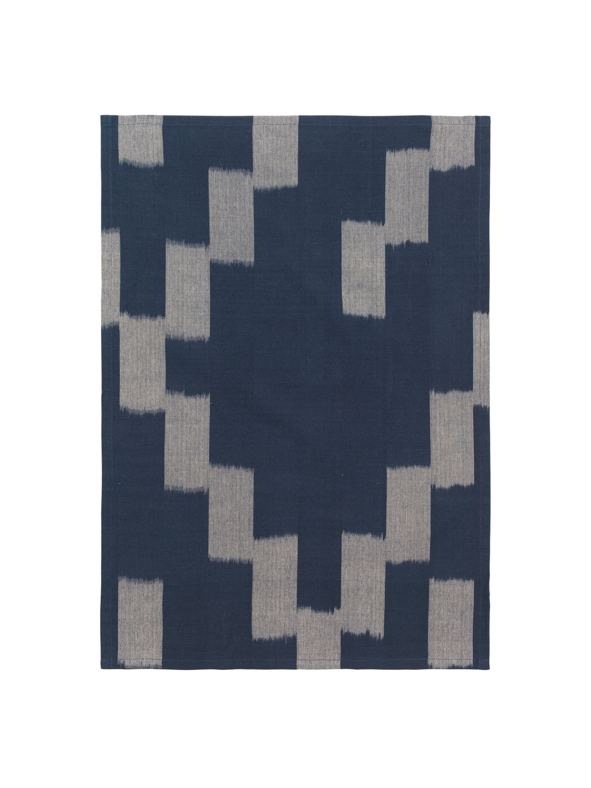 Ikat Geschirrtuch in Tintenblau/Pergament präsentiert im Onlineshop von KAQTU Design AG. Küchentuch ist von Ferm Living