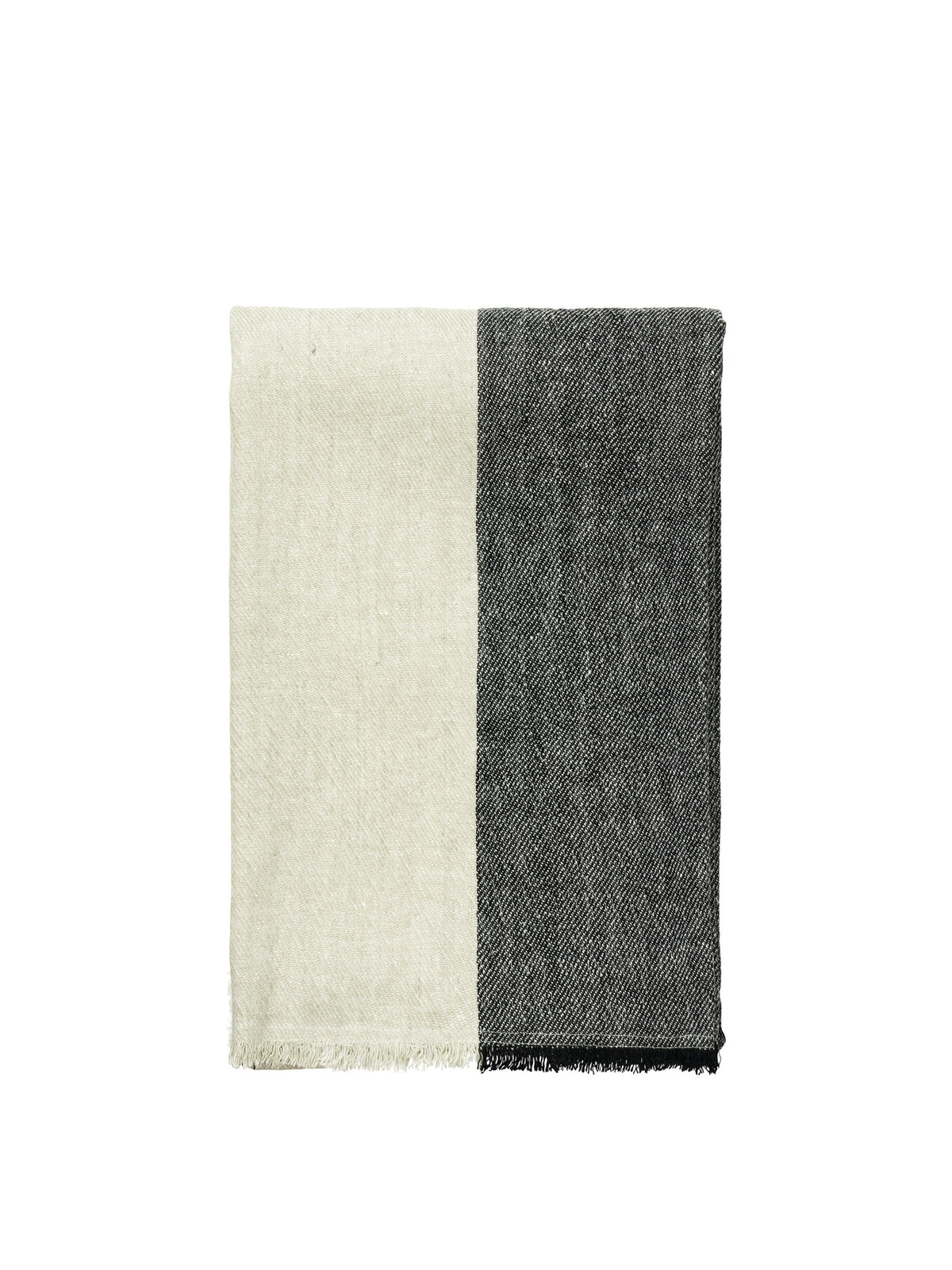 Pila Leinen Throw in Schwarz/Ulme Grün präsentiert im Onlineshop von KAQTU Design AG. Wolldecke ist von Ferm Living