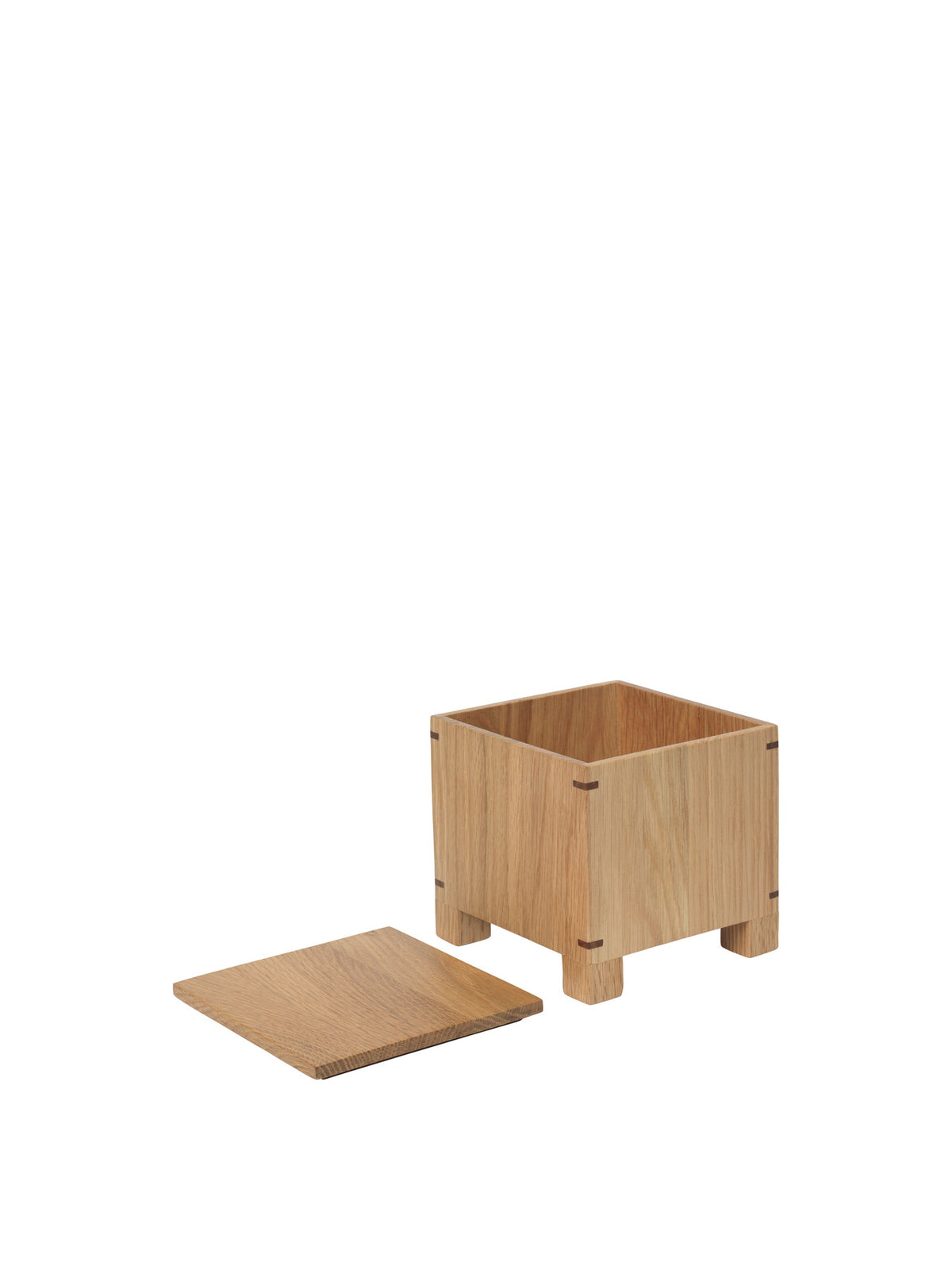 Bon Knoblauchbox in Natürliche Eiche präsentiert im Onlineshop von KAQTU Design AG. Küchenhelfer ist von Ferm Living