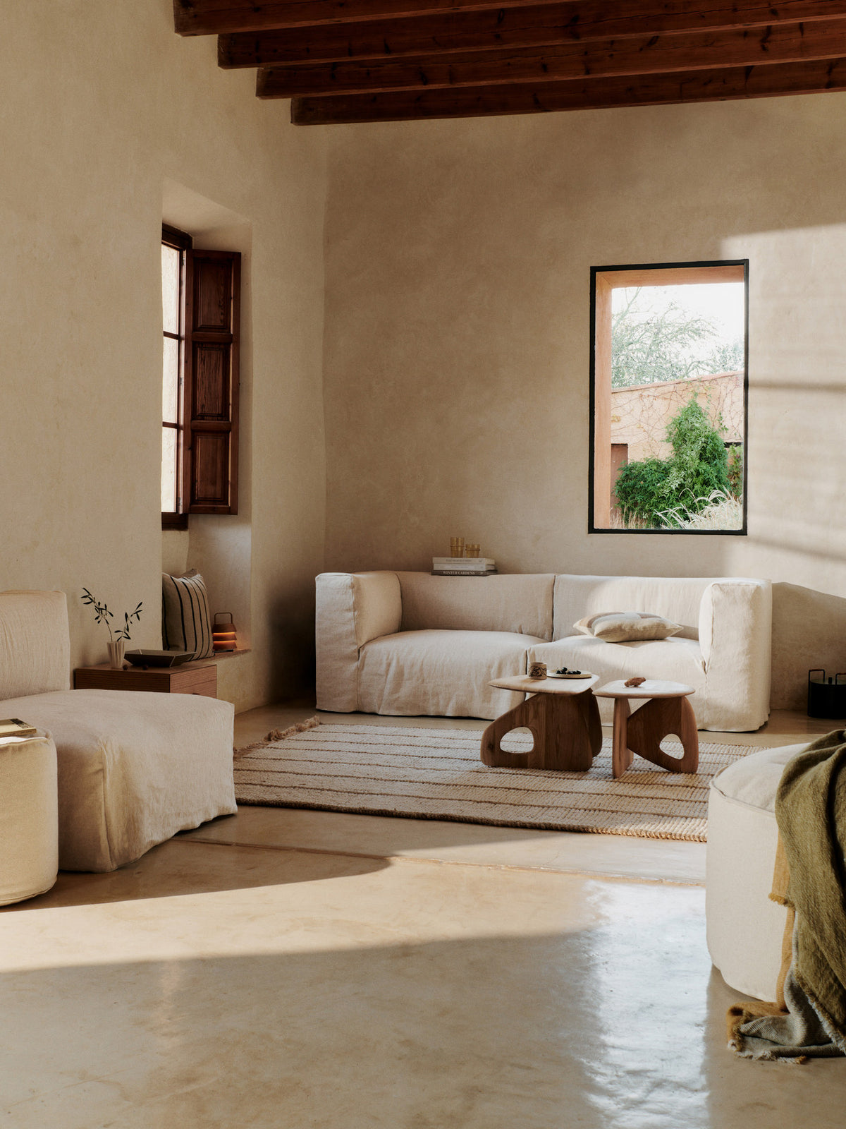 Oar Couchtisch 50 in Natürliche Eiche präsentiert im Onlineshop von KAQTU Design AG. Couchtisch ist von Ferm Living