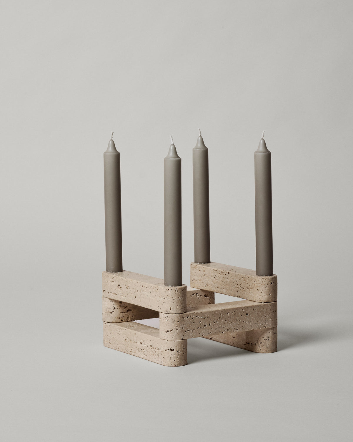 Newel Modular Kerzenhalteset in Travertin präsentiert im Onlineshop von KAQTU Design AG. Kerzenständer ist von Ferm Living