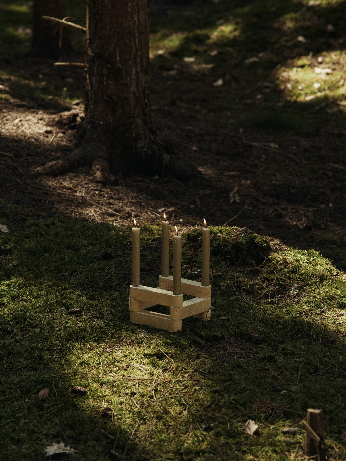Newel Modular Kerzenhalteset in Travertin präsentiert im Onlineshop von KAQTU Design AG. Kerzenständer ist von Ferm Living