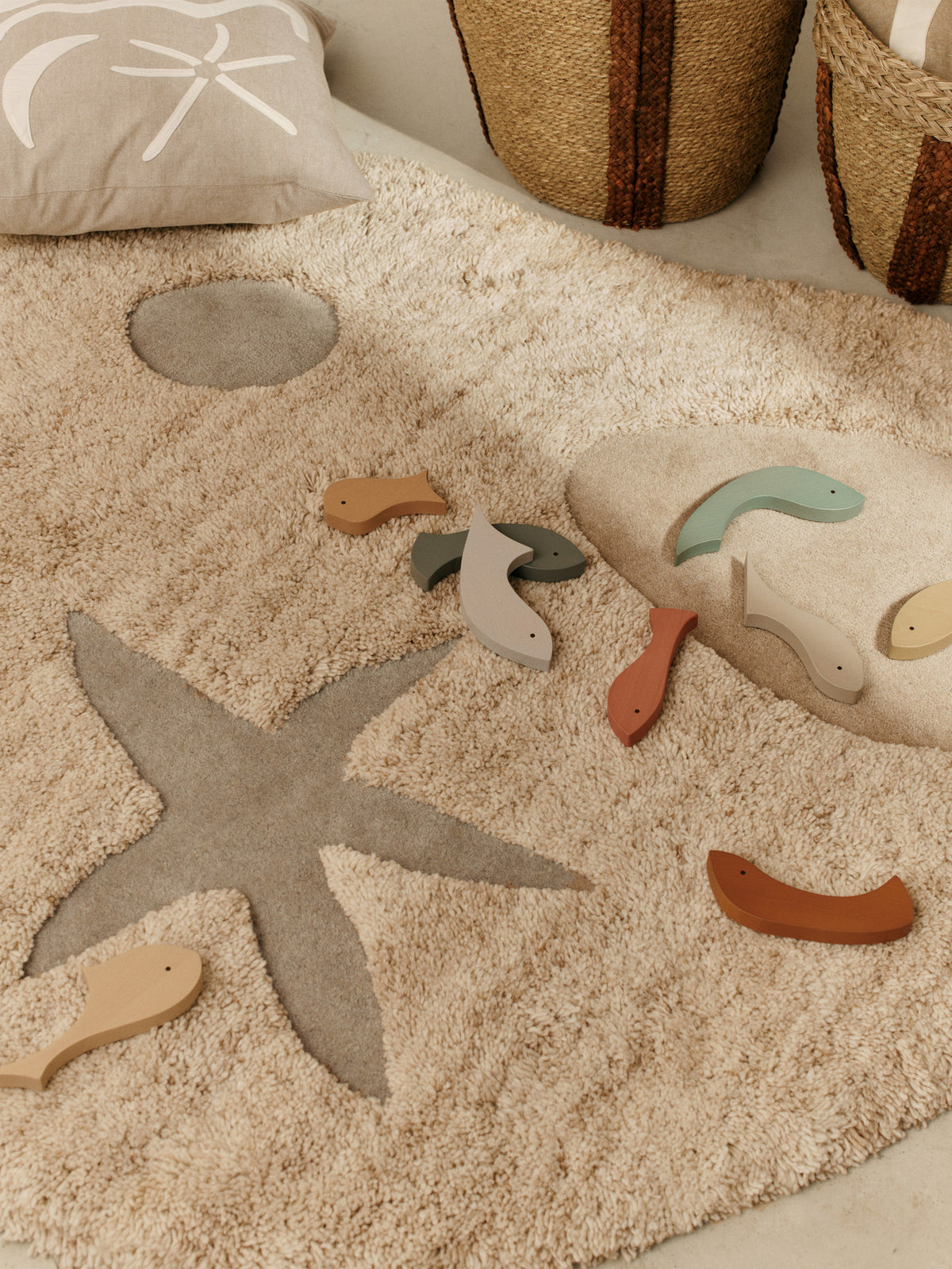 Shoal Puzzle in Multi präsentiert im Onlineshop von KAQTU Design AG. Spielzeug ist von Ferm Living