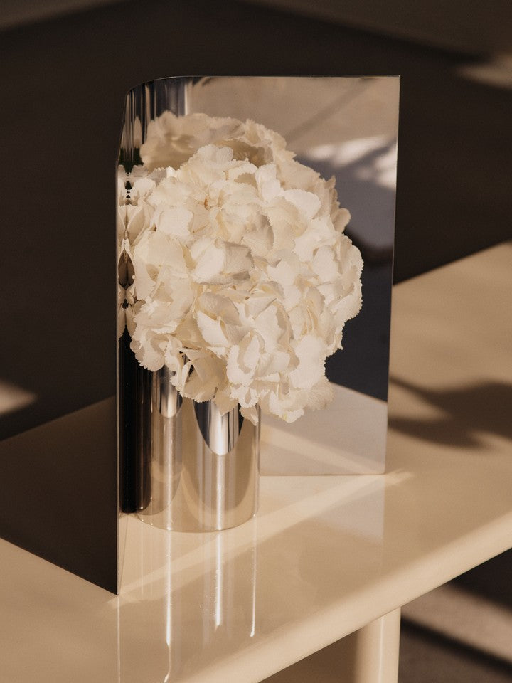 Eddy Vase in Spiegelpoliert präsentiert im Onlineshop von KAQTU Design AG. Vase ist von Ferm Living
