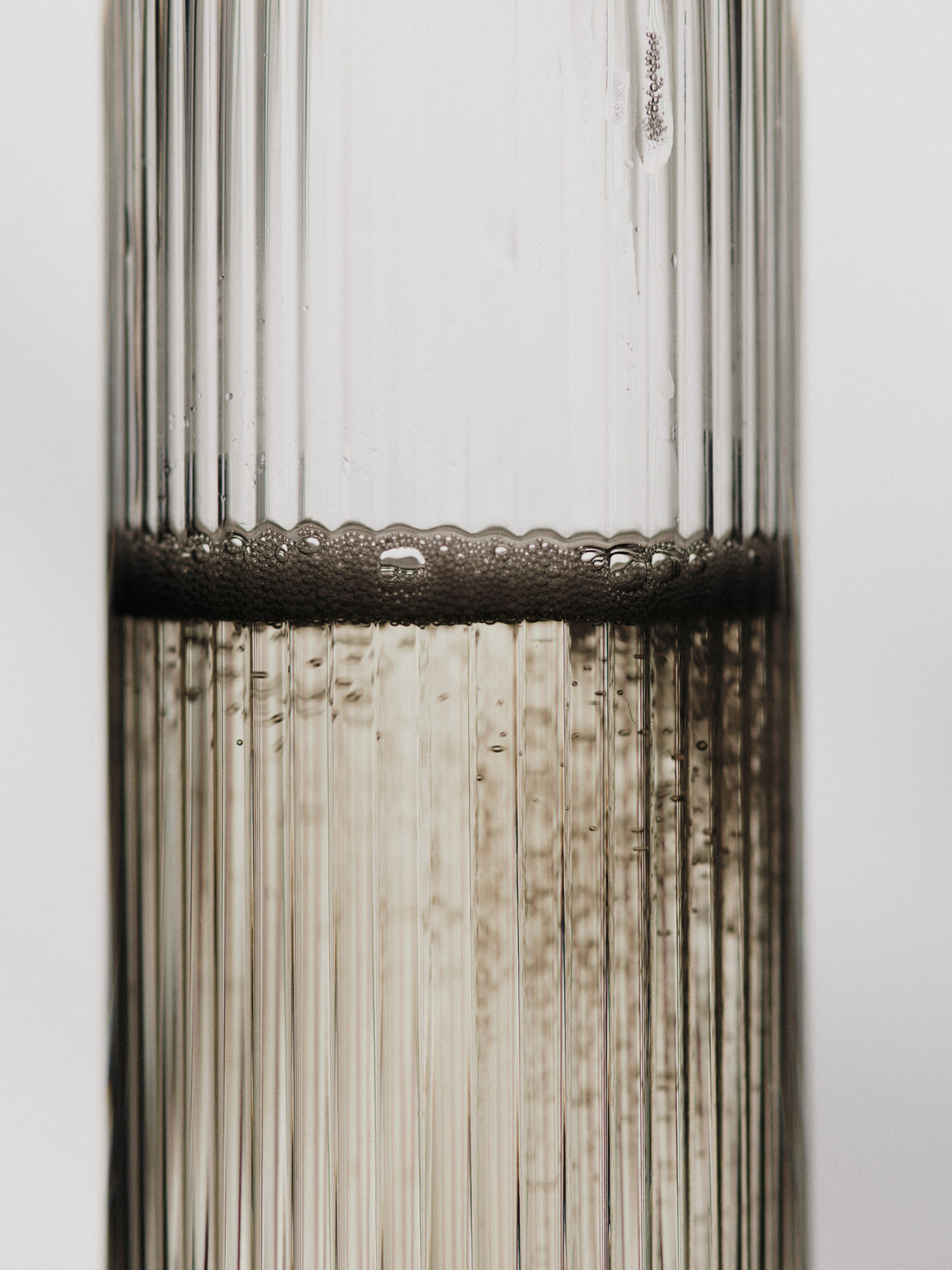 Ripple Champagnerflöten  Set aus 2 in Klar präsentiert im Onlineshop von KAQTU Design AG. Champagner Flutes ist von Ferm Living