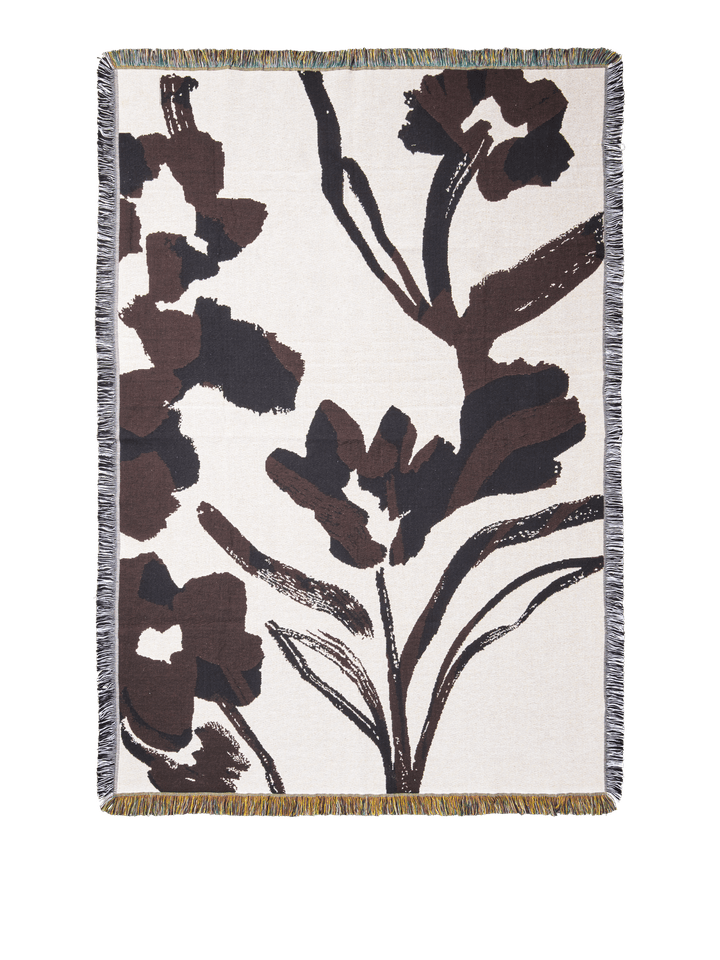 Cilla Tapestry Blanket  in Off-white/Dark Grape präsentiert im Onlineshop von KAQTU Design AG. Wolldecke ist von Ferm Living