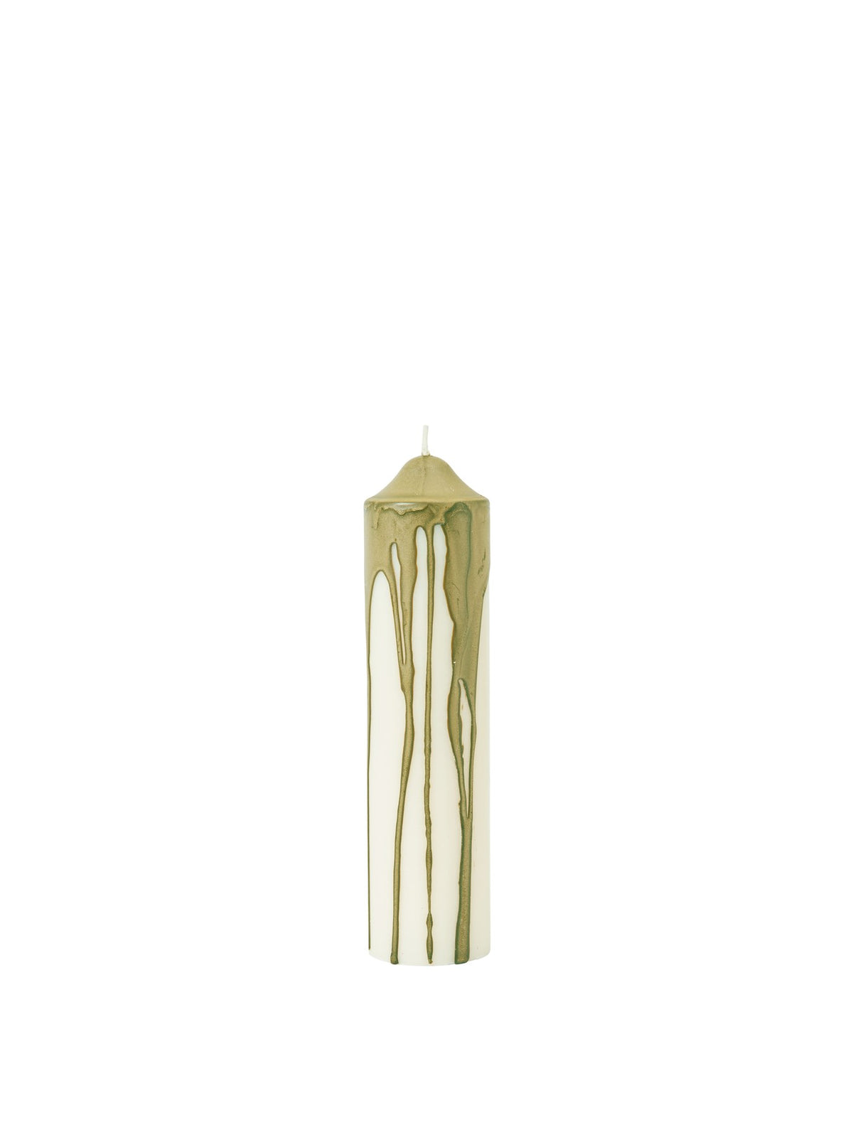 Stumpenkerze aus reinem Stearin in Dunkle Schokolade, zylindrische Form mit gewelltem, handverziertem Wachsprofil, Höhe 20 cm.