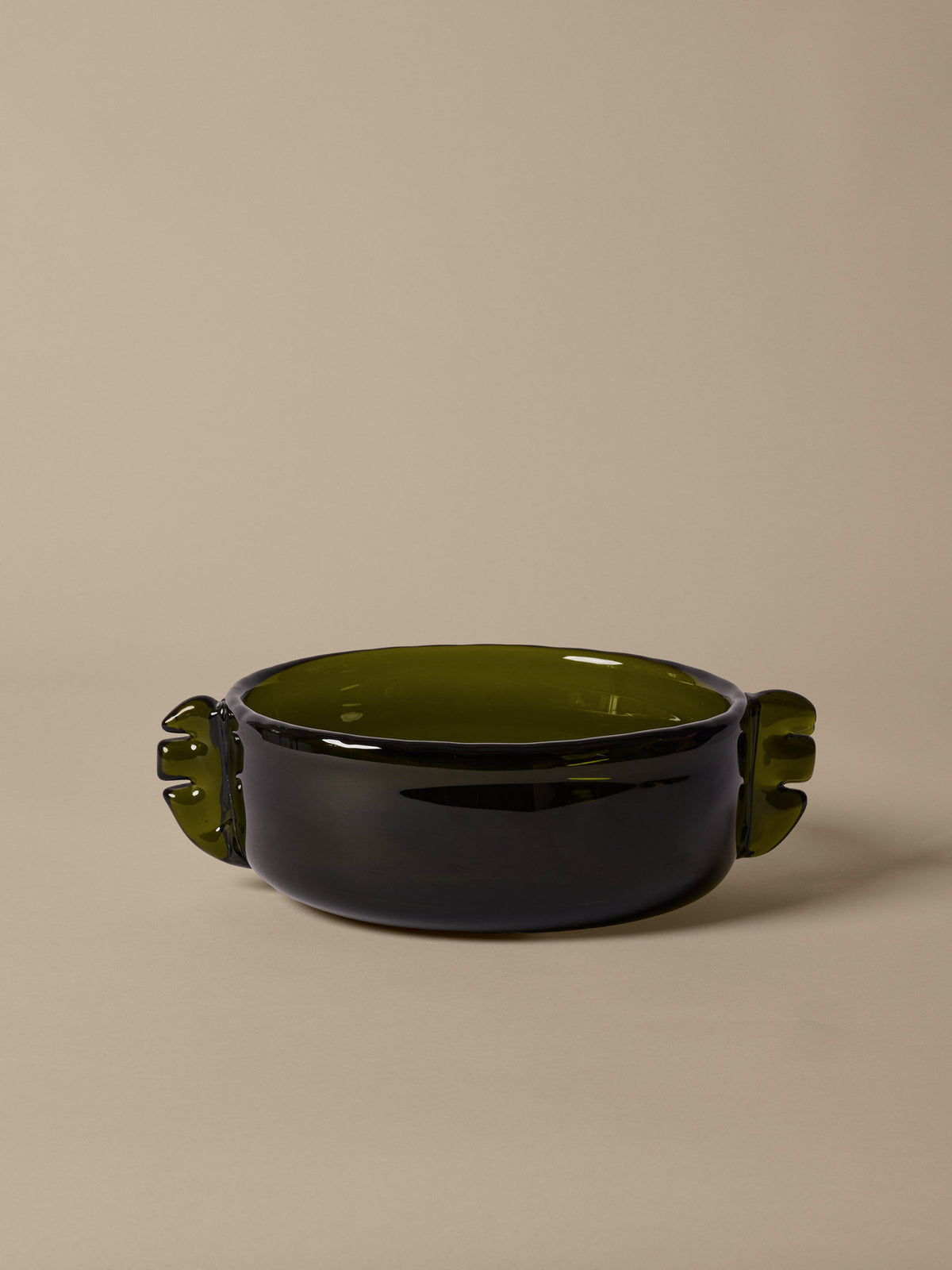 Alas Bowl Large in Moss Green präsentiert im Onlineshop von KAQTU Design AG. Schale ist von Ferm Living