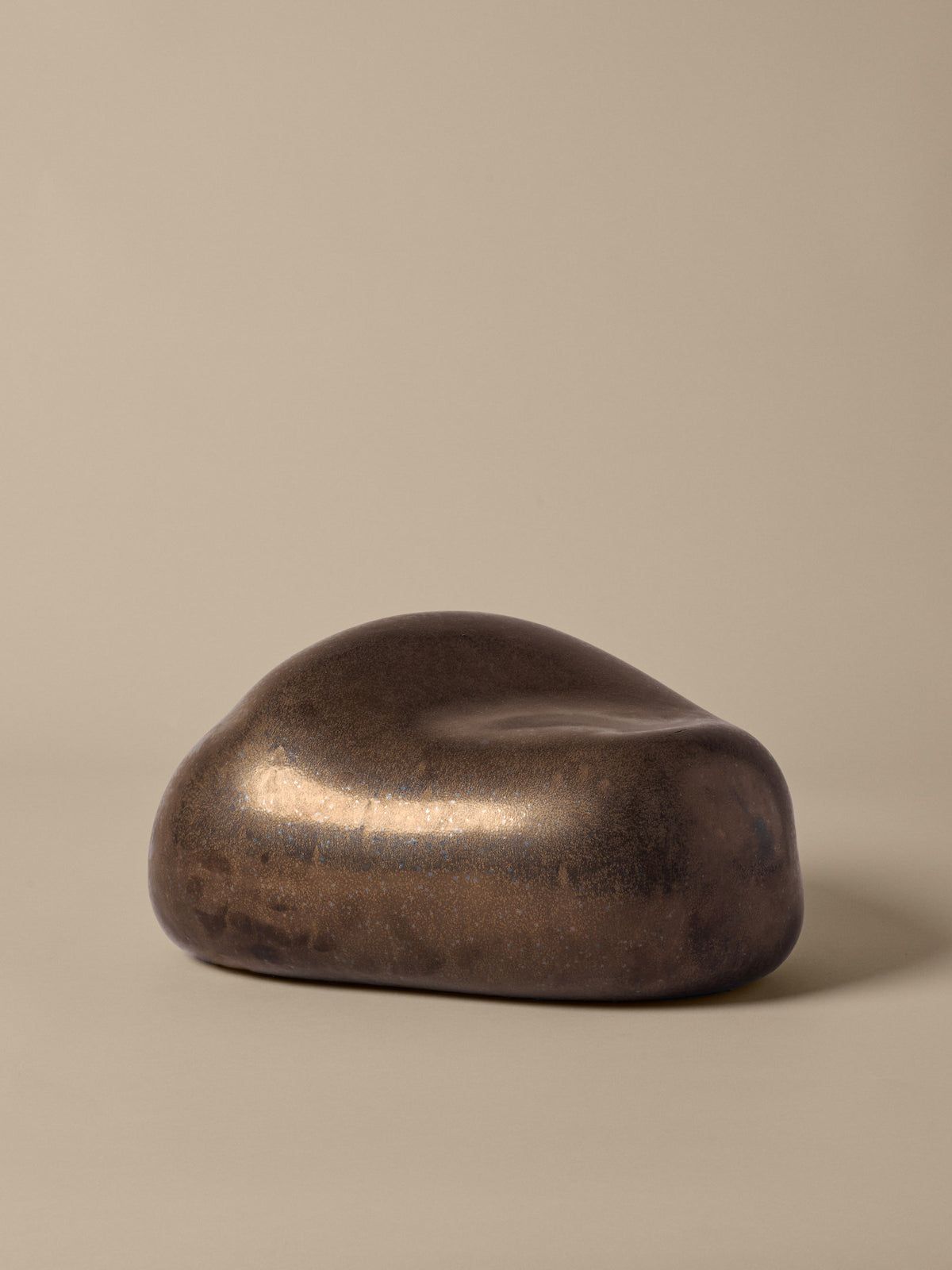 Bellure Stück in Rustikales Bronze präsentiert im Onlineshop von KAQTU Design AG. Deko ist von Ferm Living