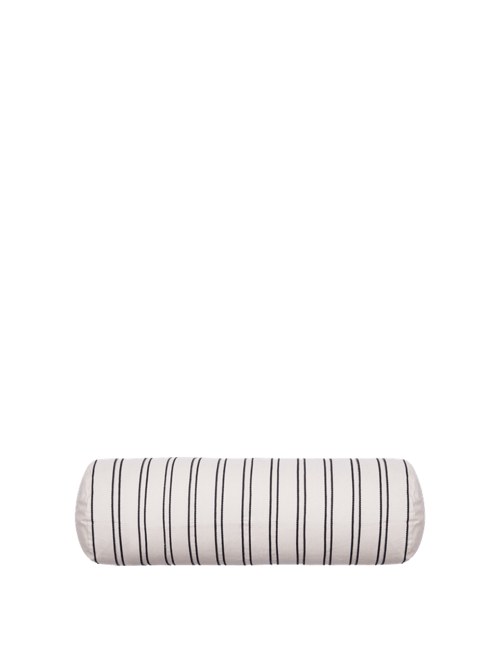 Twill Bolster Kissen  in Off-white/Black präsentiert im Onlineshop von KAQTU Design AG. Deko Kissen ist von Ferm Living