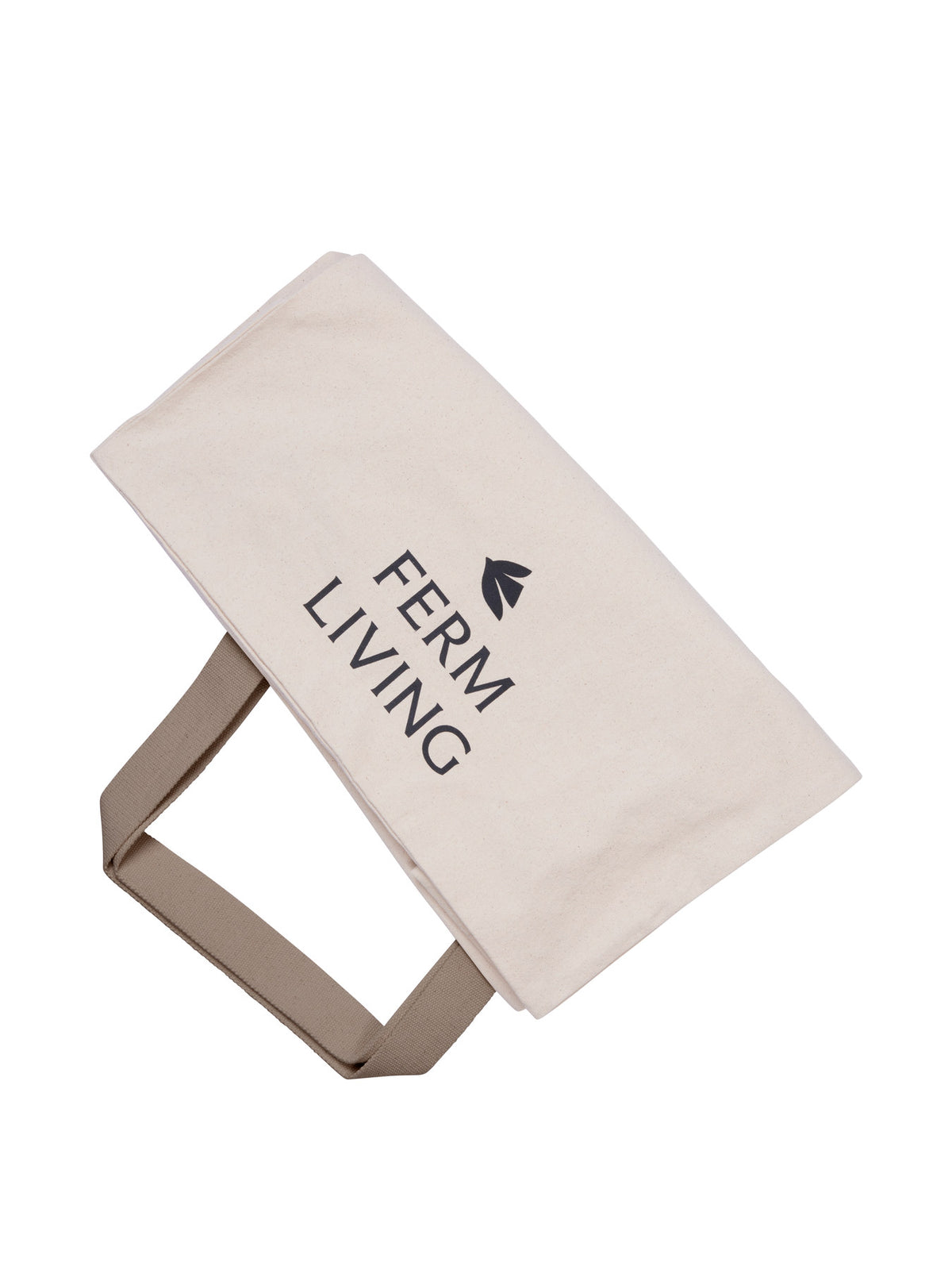 Ferm Living Weekend Tasche in Undyed/Dark Cashmere präsentiert im Onlineshop von KAQTU Design AG. Deko Kissen ist von Ferm Living