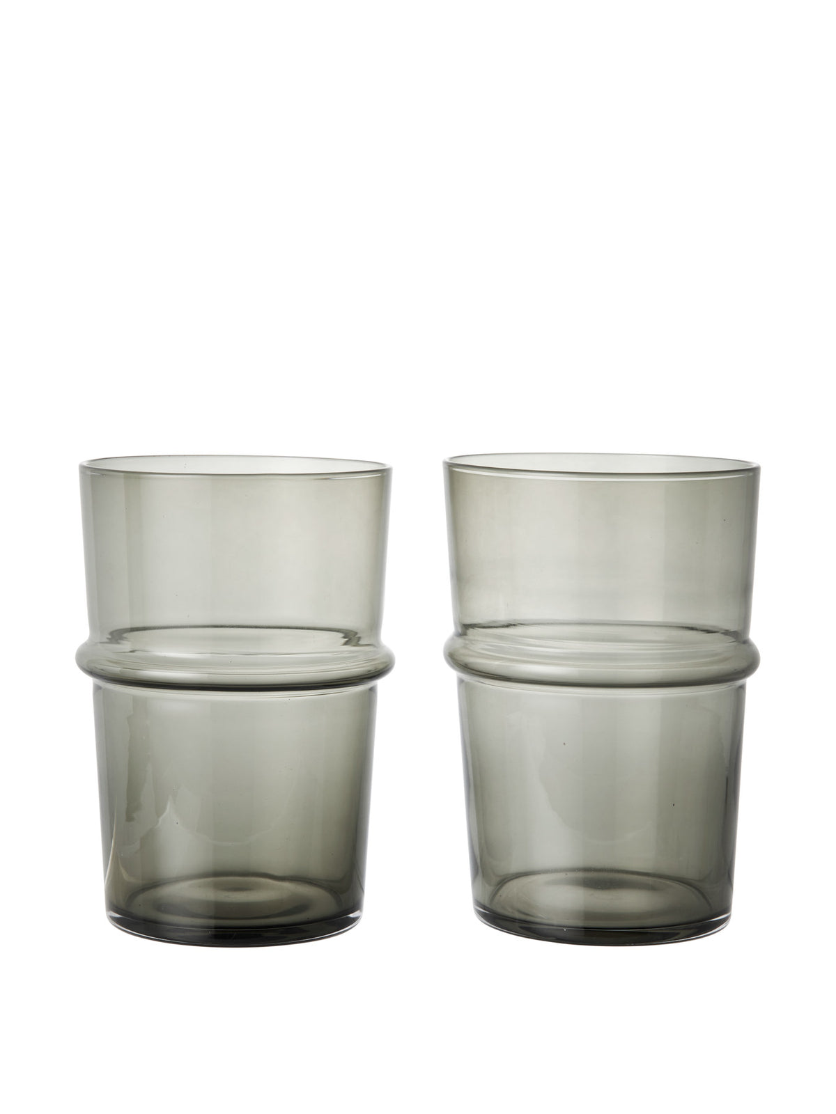 Boya Gläser High Set aus 2 in Grau geräuchert präsentiert im Onlineshop von KAQTU Design AG. Trinkgläser ist von Ferm Living
