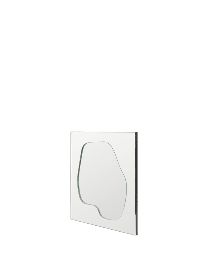 Moderner Wandspiegel Folia H45 in schimmerndem Silber von Ferm Living, perfekt für zeitgemäße Innenräume und geschmackvolle Akzente.
