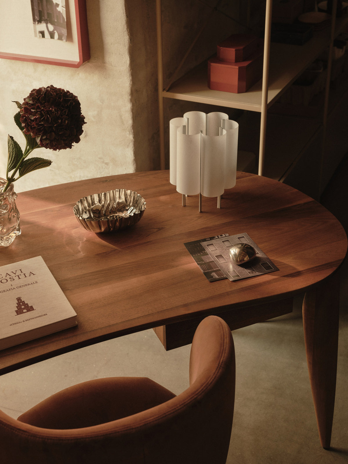 Virelle Vase H18 in Clear präsentiert im Onlineshop von KAQTU Design AG. Vase ist von Ferm Living