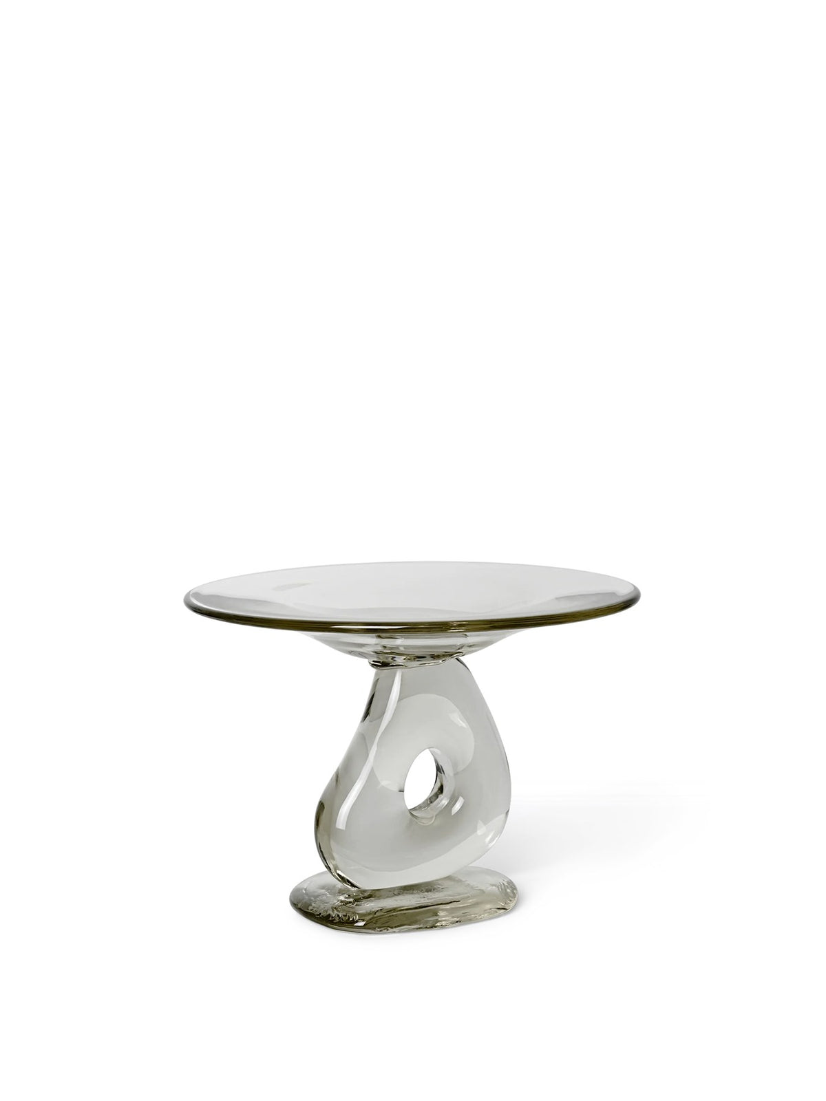 Damo Glas-Tafelaufsatz von Ferm Living, Tortenplatte aus mundgeblasenem Massivglas in Klar, geschwungener Skulpturenfuss, handgefertigt