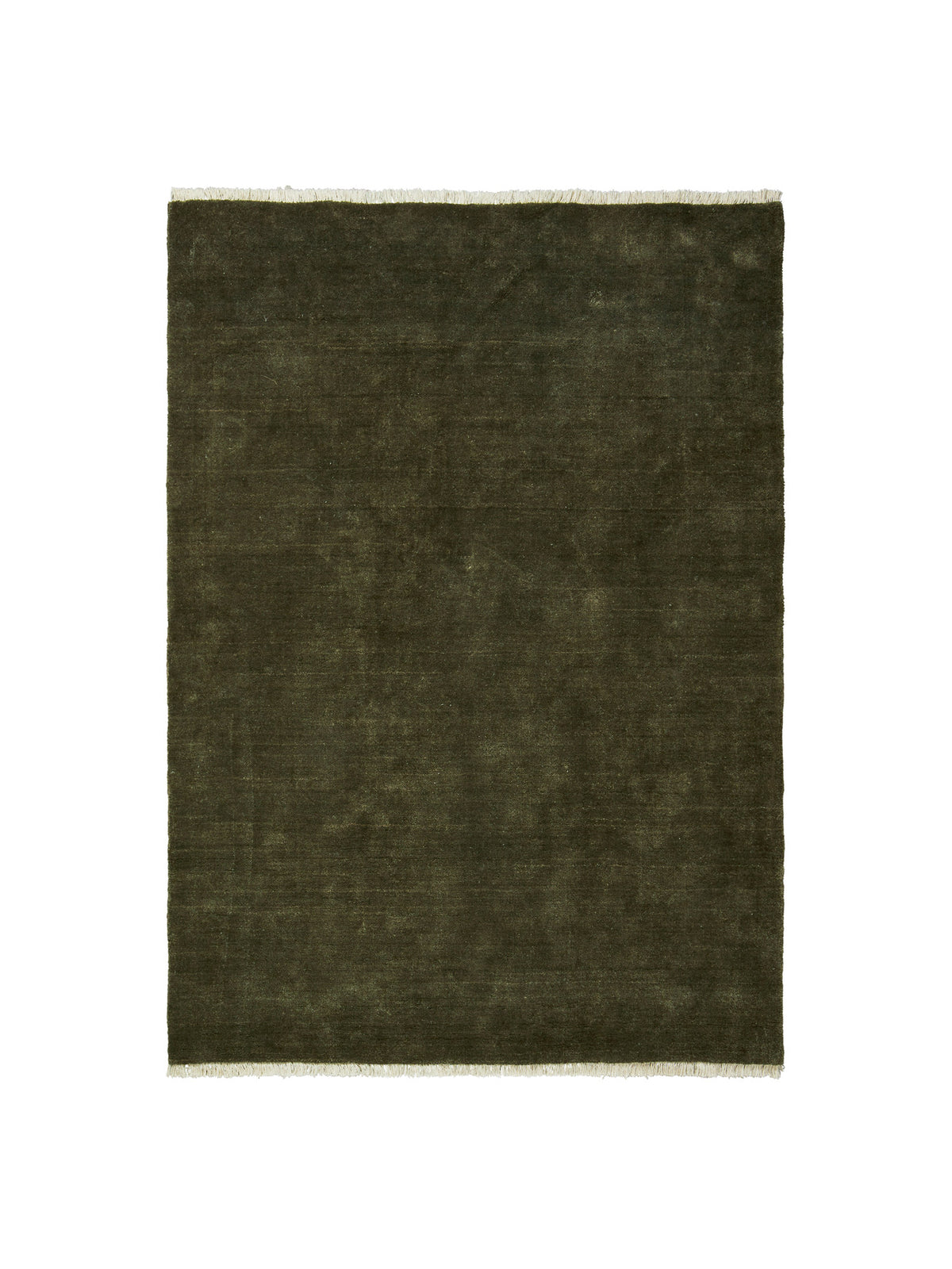 Firth Jute-Teppich von Ferm Living in Off-White, handgewebt aus Jute und Baumwolle mit weichen Fransen, rechteckige Form, bodenständige Struktur.