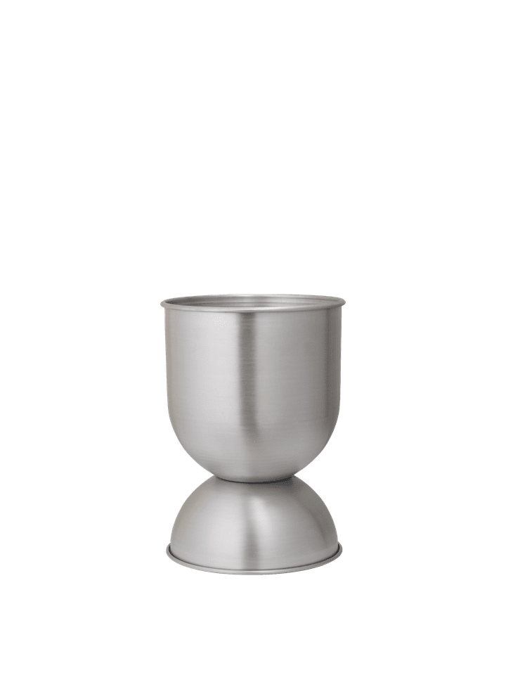 Moderner Hourglass Pflanzentopf aus robustem Aluminium von Ferm Living, perfekt für die Verschönerung Ihres Gartens oder Balkons.