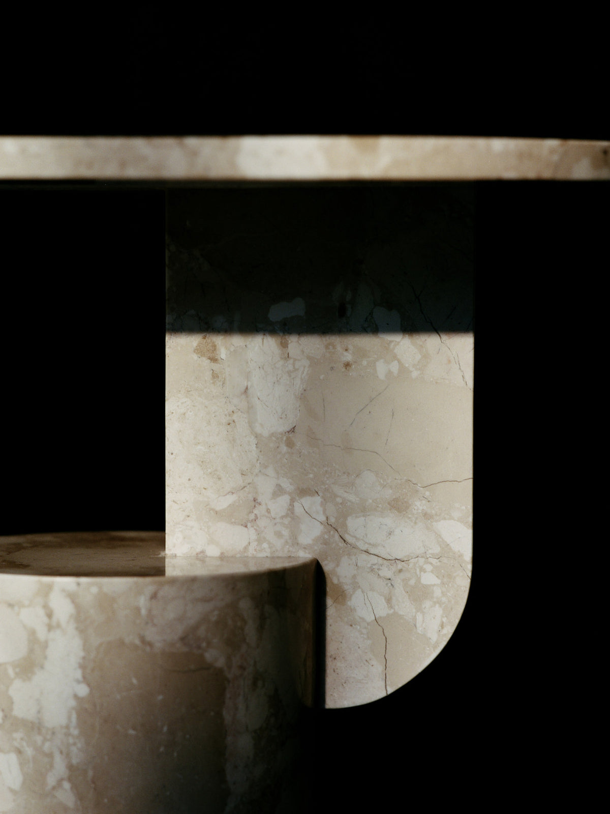 Insert Beistelltisch Stone in Sand präsentiert im Onlineshop von KAQTU Design AG. Beistelltisch ist von Ferm Living