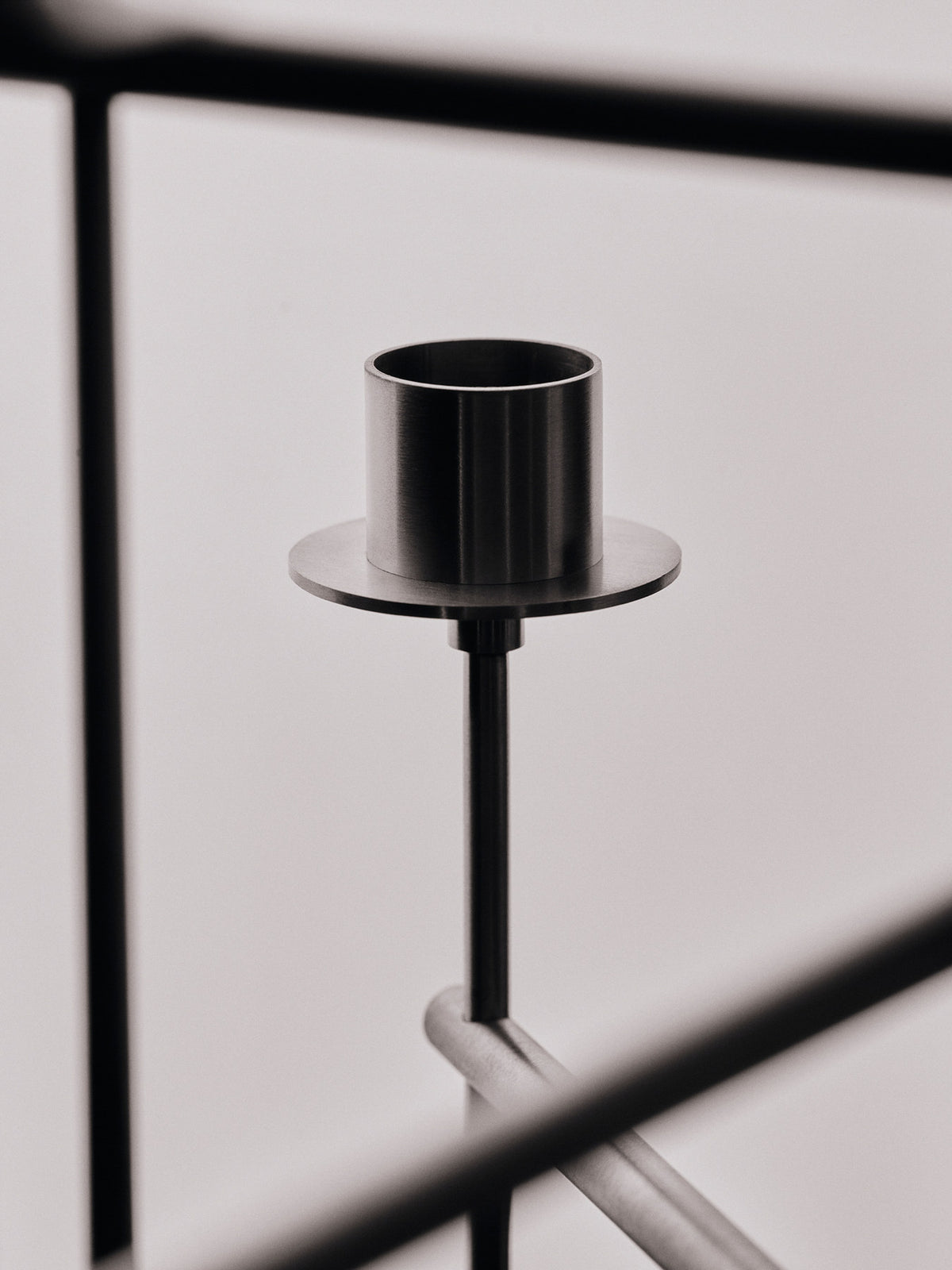 Elysia Candelabra in Brushed Stainless Steel präsentiert im Onlineshop von KAQTU Design AG. Kerzenständer ist von Ferm Living