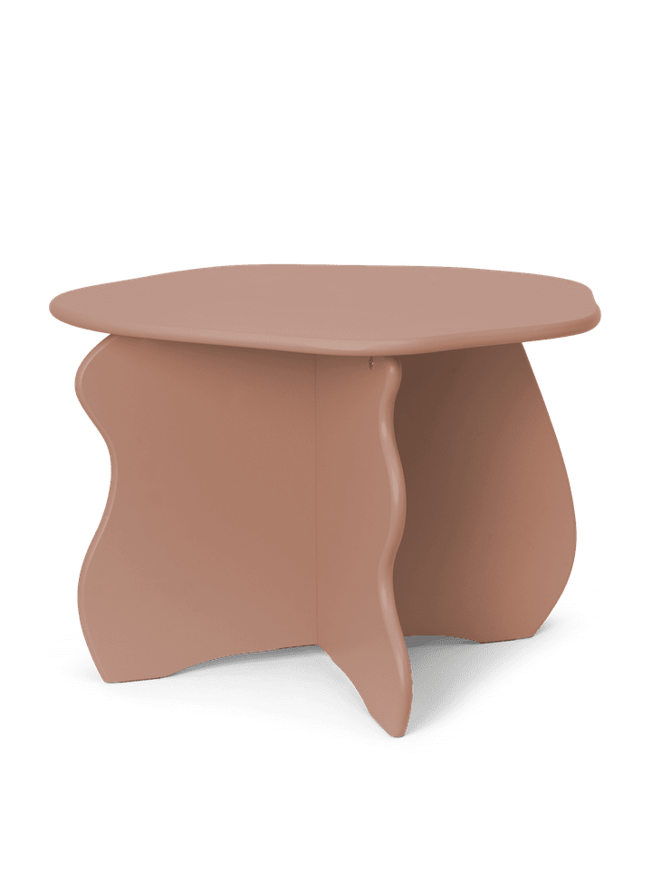 Slope Couchtisch  in Rose präsentiert im Onlineshop von KAQTU Design AG. Schreibtisch ist von Ferm Living