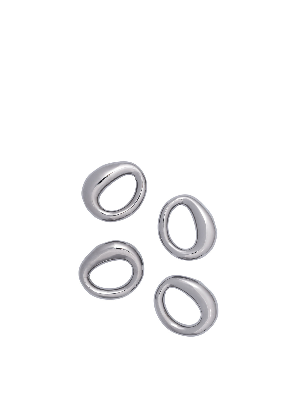 Orrith Napkin Rings Set of 4 in Silver präsentiert im Onlineshop von KAQTU Design AG. Serviettenhalter ist von Ferm Living