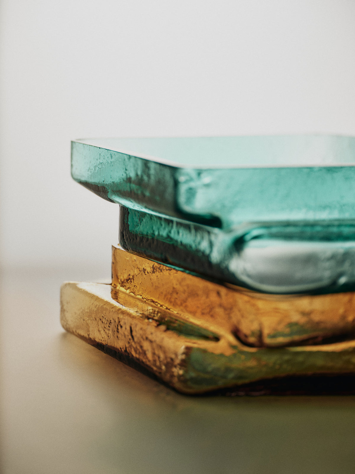 Muro Centrepiece in Recycled Green präsentiert im Onlineshop von KAQTU Design AG. Deko ist von Ferm Living