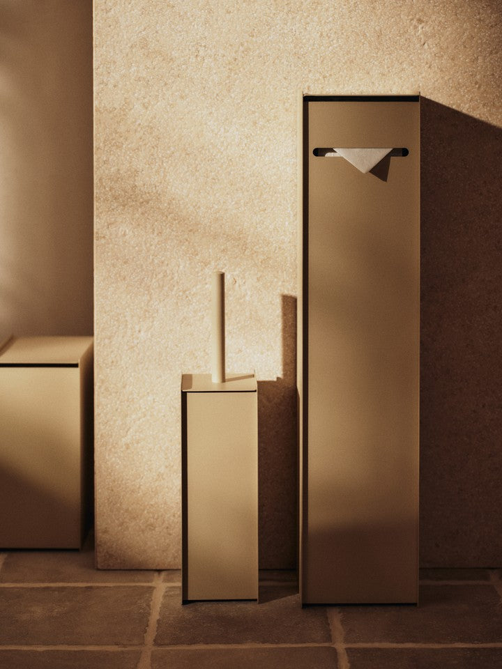 Moderner Sama Mülleimer von Ferm Living in zartem Cashmere, perfekt für eine geschmackvolle und funktionale Abfalllösung.