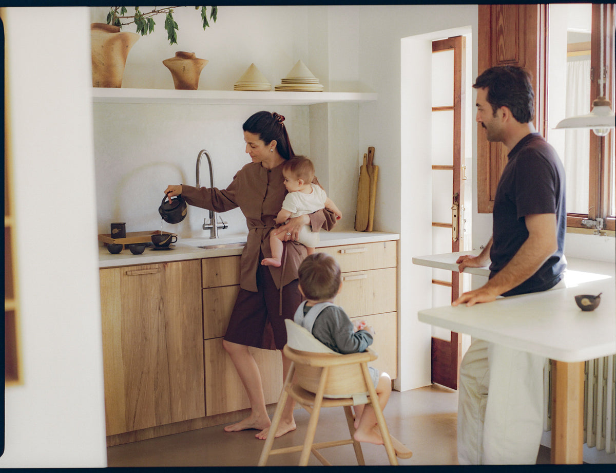 Evio Vase H35 in Burnt Umber präsentiert im Onlineshop von KAQTU Design AG. Vase ist von Ferm Living
