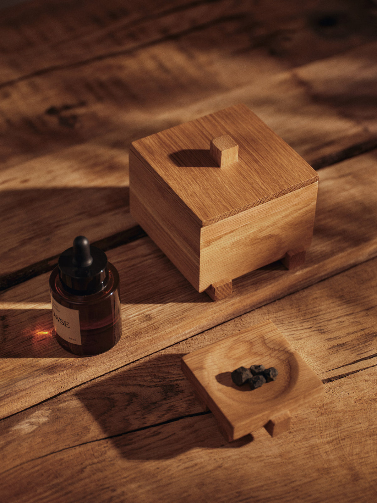 Moku Box 100 in Natur Eiche präsentiert im Onlineshop von KAQTU Design AG. Aufbewahrungsbox ist von Ferm Living