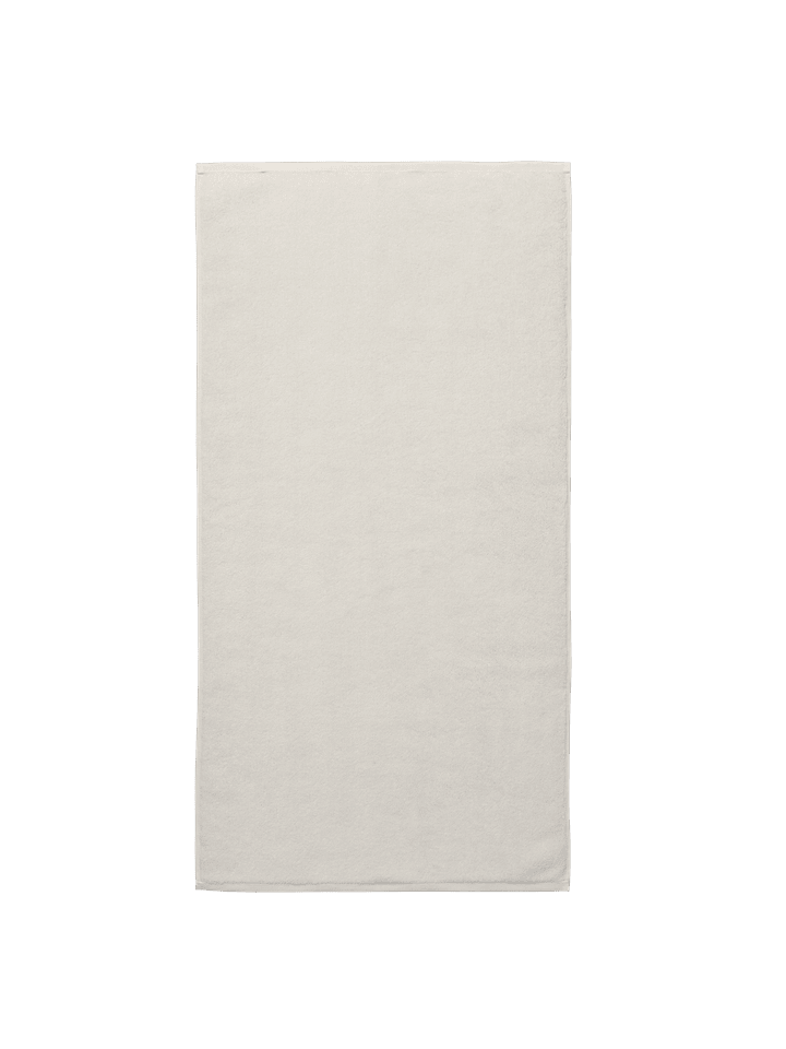 Ekko Handtuch  in Cashmere/Off-white präsentiert im Onlineshop von KAQTU Design AG. Handtuch ist von Ferm Living
