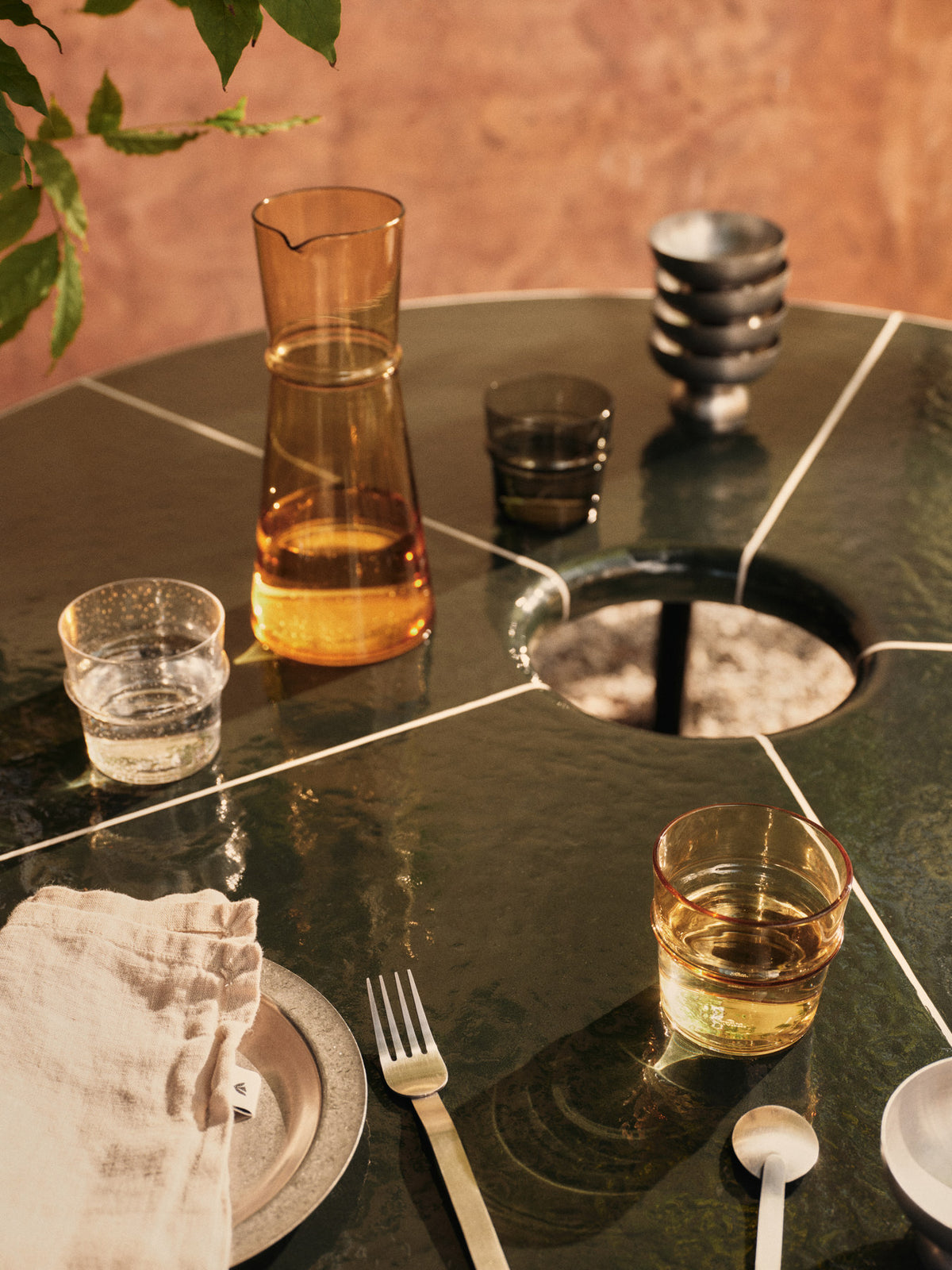 Boya Carafe in Yellow präsentiert im Onlineshop von KAQTU Design AG. Karaffe ist von Ferm Living