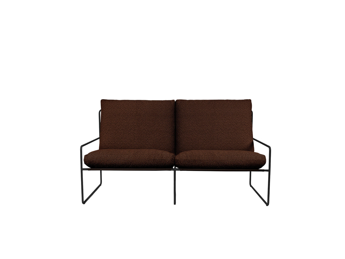 Lounge Sofa Desert 2-Sitzer von Ferm Living in Kaschmir/Off-weiss mit strukturiertem Bouclé-Bezug und Stahlrahmen, zwei Sitzplätze.