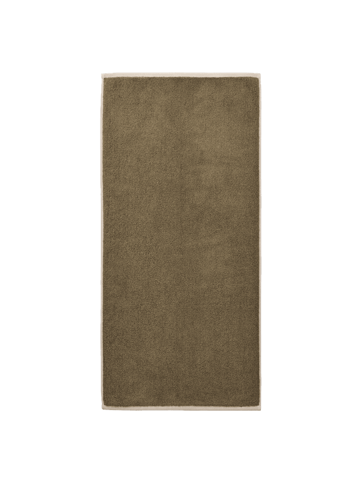 Ekko Handtuch  in Olive/Cashmere präsentiert im Onlineshop von KAQTU Design AG. Handtuch ist von Ferm Living