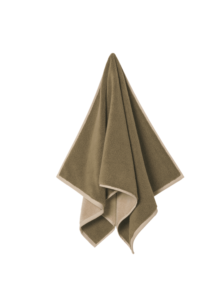 Ekko Badetuch  in Olive/Cashmere präsentiert im Onlineshop von KAQTU Design AG. Badetuch ist von Ferm Living