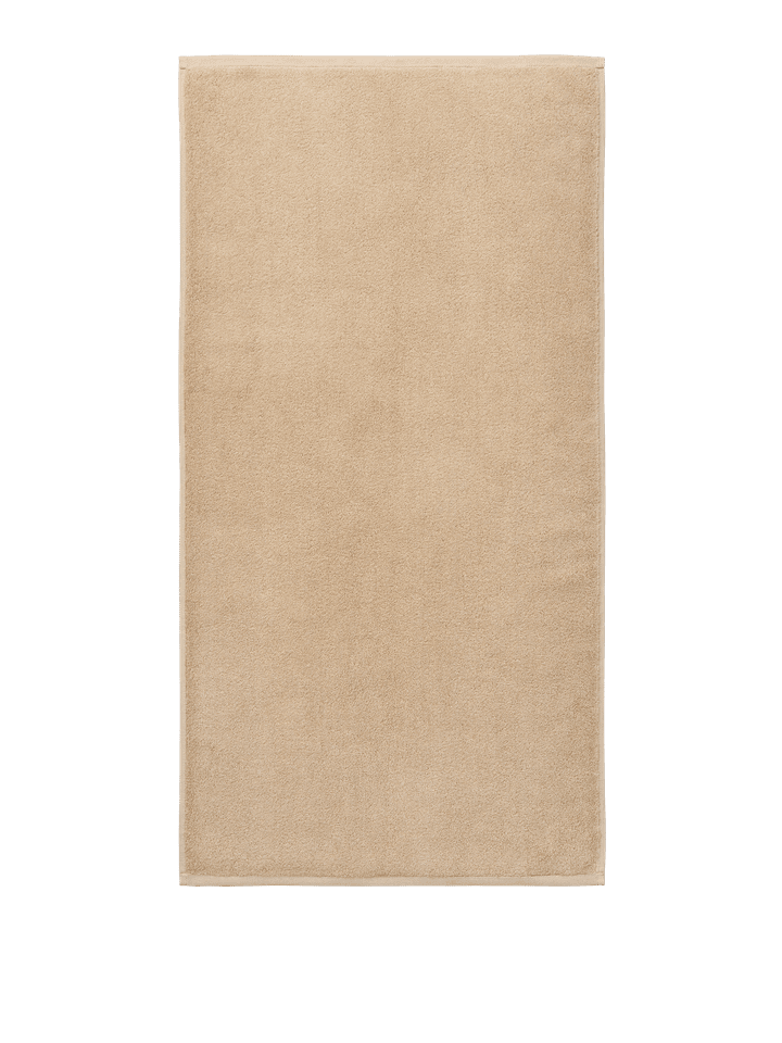 Ekko Badetuch  in Olive/Cashmere präsentiert im Onlineshop von KAQTU Design AG. Badetuch ist von Ferm Living