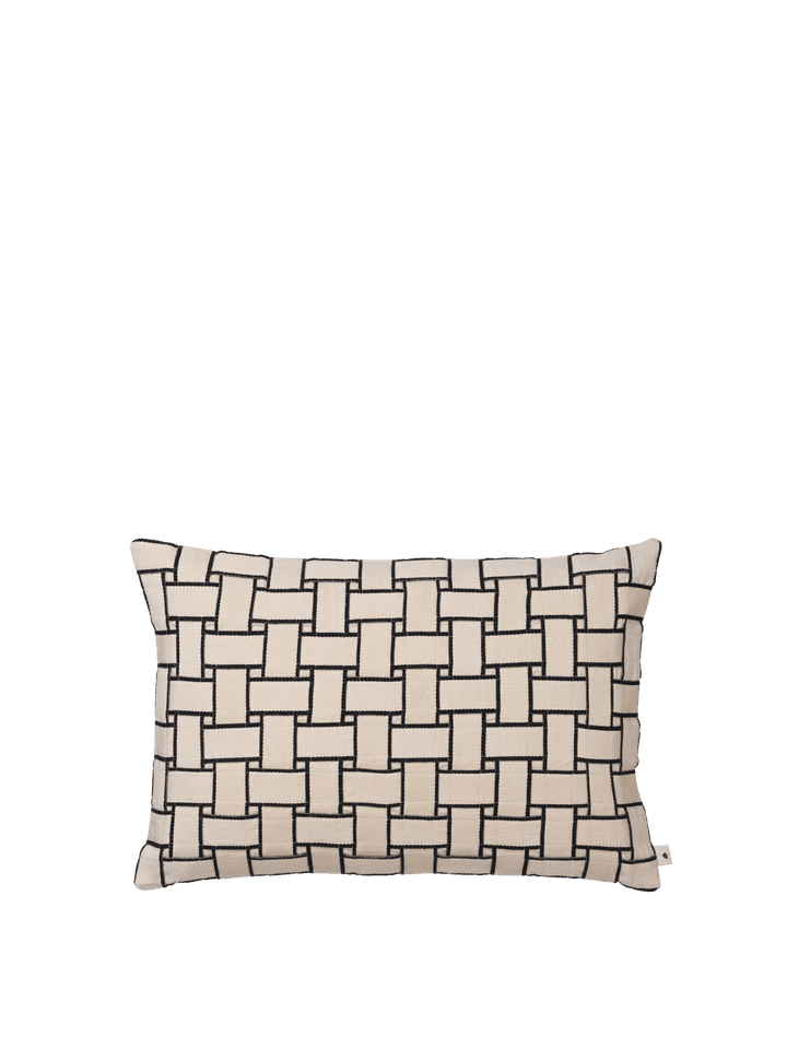 Lattice Kissen Rechteckig  in Off-white/Black präsentiert im Onlineshop von KAQTU Design AG. Deko Kissen ist von Ferm Living