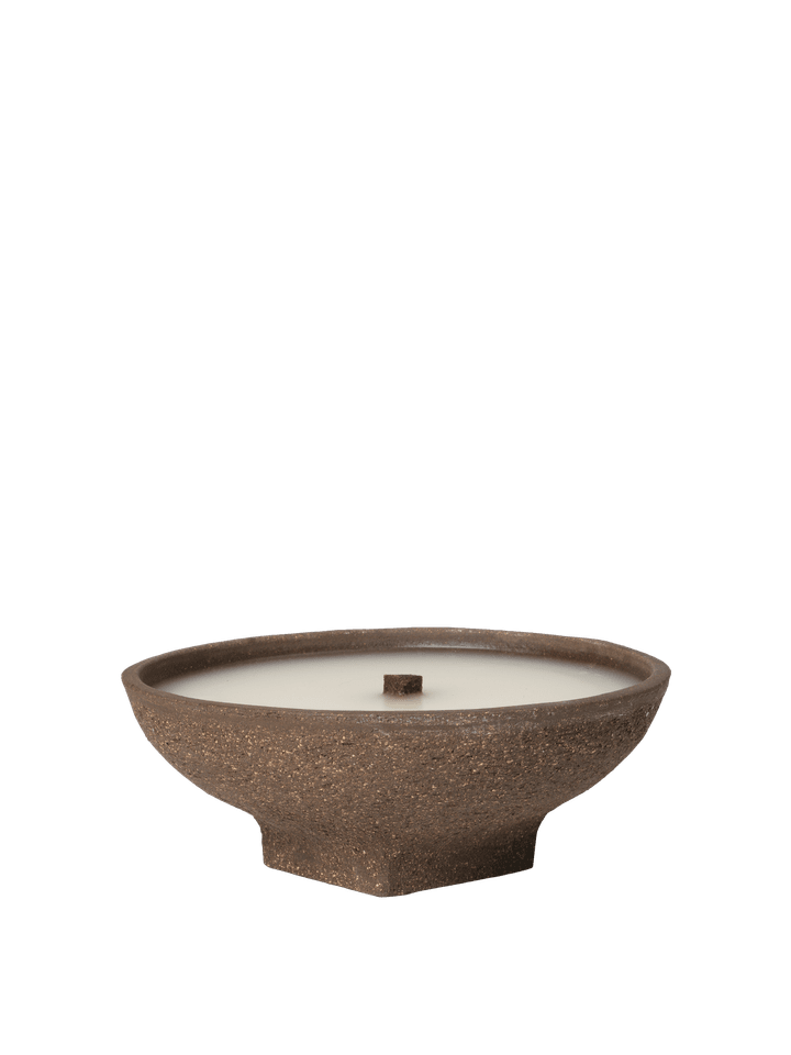 Vei Outdoor Kerze 20 in Brown präsentiert im Onlineshop von KAQTU Design AG. Kerzen ist von Ferm Living