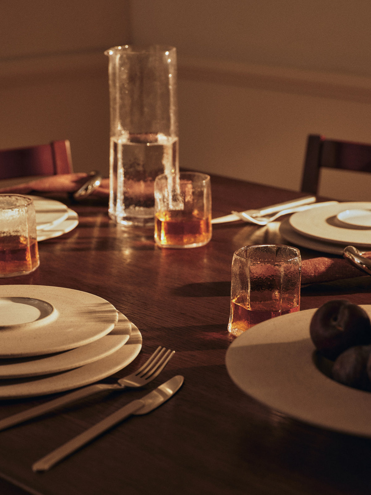 Kiru Carafe in Clear präsentiert im Onlineshop von KAQTU Design AG. Karaffe ist von Ferm Living