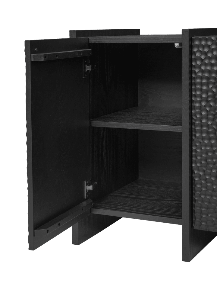 Elegantes Scarni Sideboard von Ferm Living, das durch seine klare Linienführung und hochwertige Materialien überzeugt, ideal für stilvolle Wohnräume.