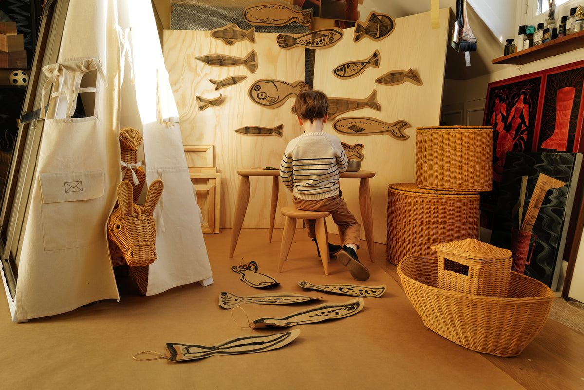 Feve Kids Schreibtisch in Natural präsentiert im Onlineshop von KAQTU Design AG. Schreibtisch ist von Ferm Living