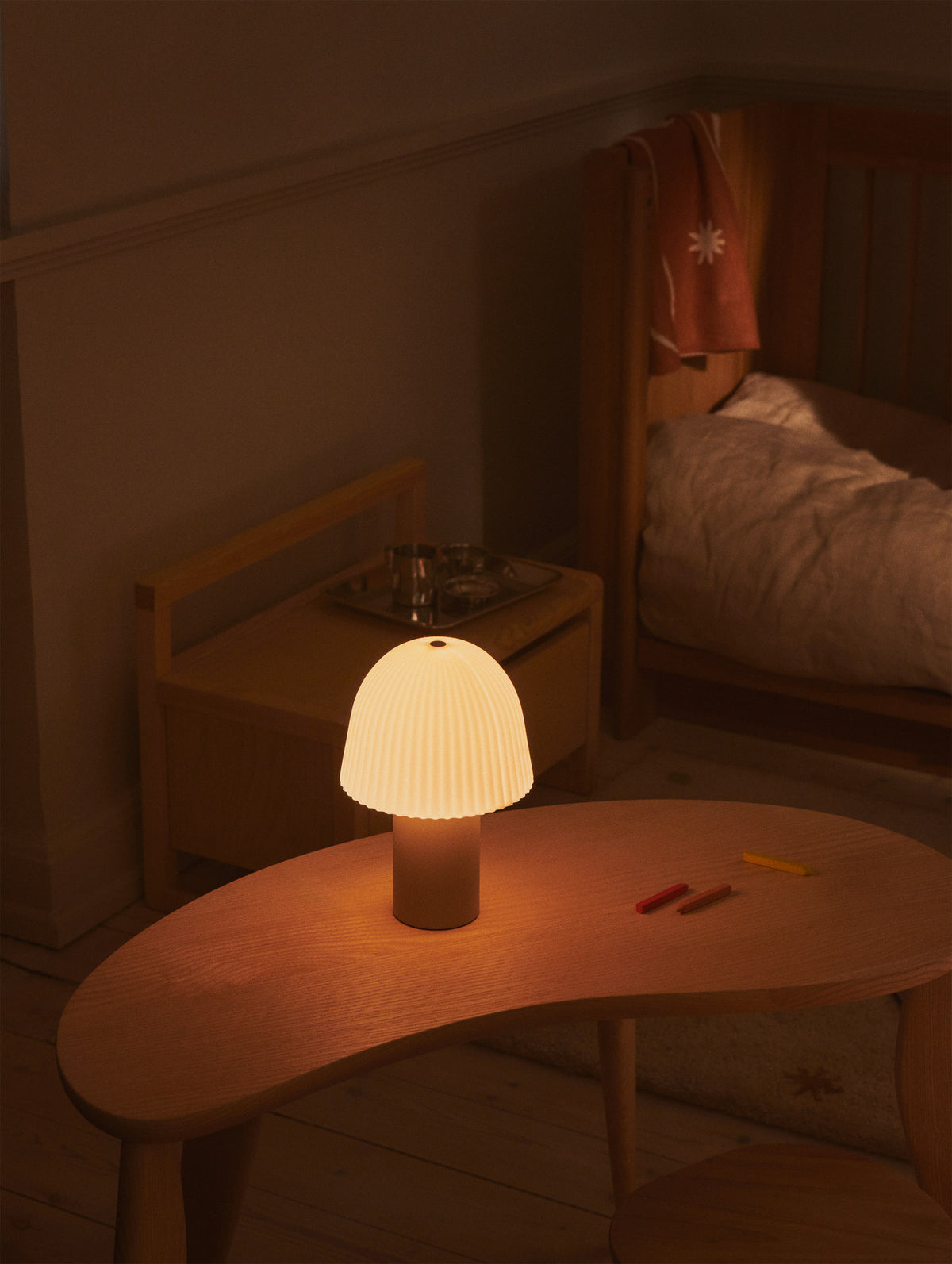 Feve Kids Hocker in Natural präsentiert im Onlineshop von KAQTU Design AG. Hocker ist von Ferm Living