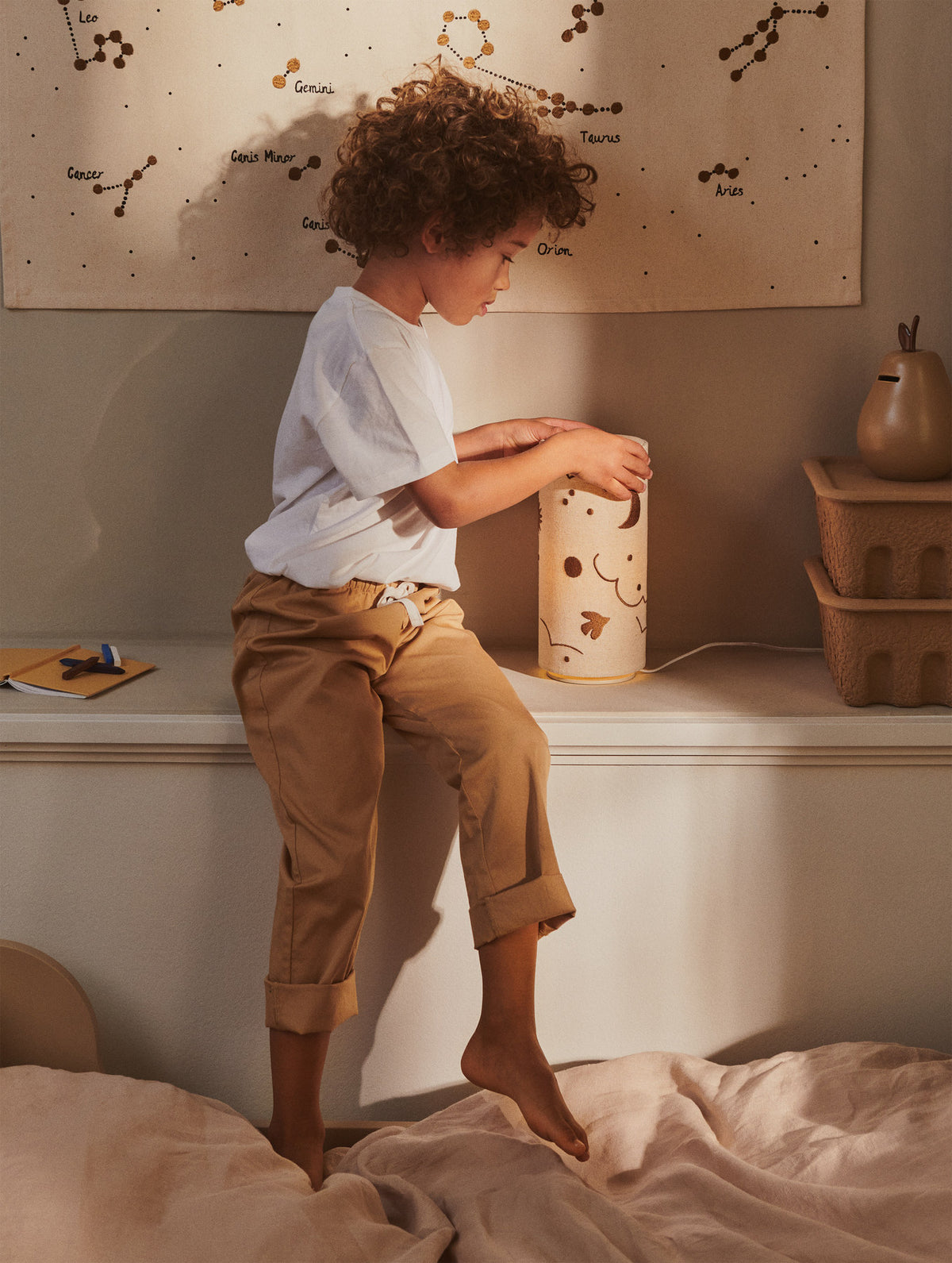 Constellation Textile Map in Undyed präsentiert im Onlineshop von KAQTU Design AG. Wandteppich ist von Ferm Living