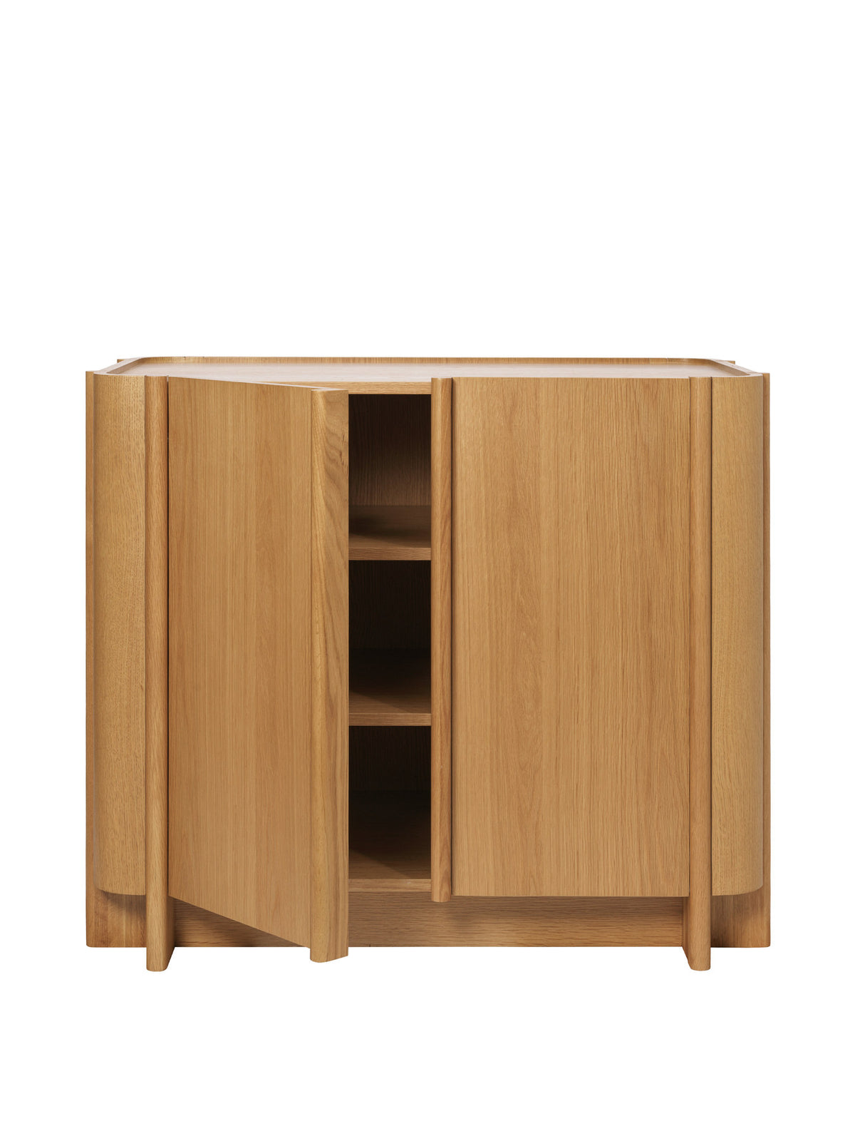 Tilu Kommode in Natur Eiche präsentiert im Onlineshop von KAQTU Design AG. Kommode ist von Ferm Living