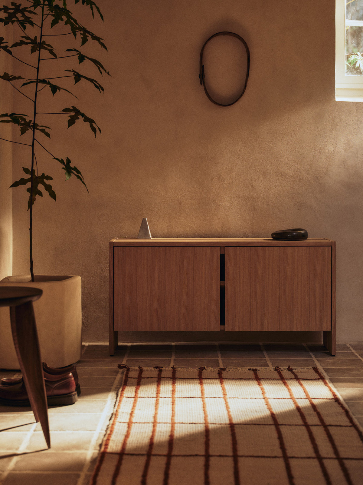 Parcel Hallway Sideboard H50 in Natural Oak präsentiert im Onlineshop von KAQTU Design AG. Sideboard ist von Ferm Living