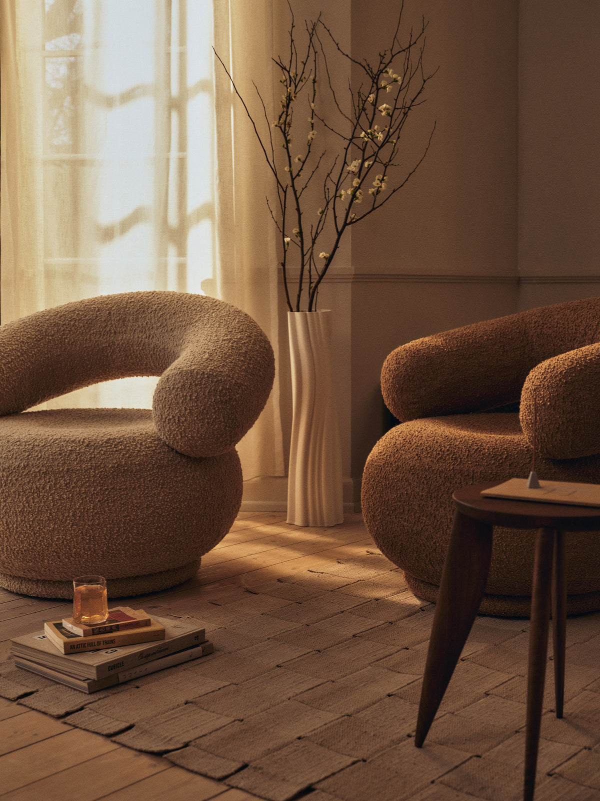 Foundation Teppich von Ferm Living in Cashmere, handgefertigt aus Wolle und Baumwolle mit gewebter Textur, rechteckige Form