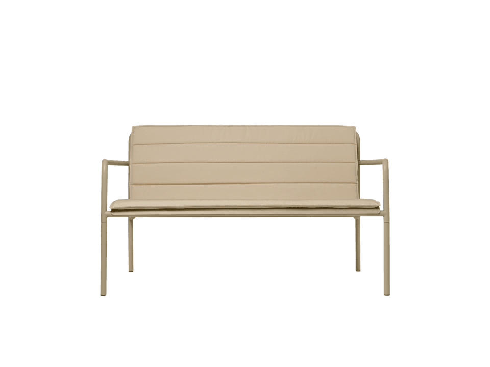 Dapple Kissen 2 Sitzer in Cashmere präsentiert im Onlineshop von KAQTU Design AG. Gartenkissen ist von Ferm Living